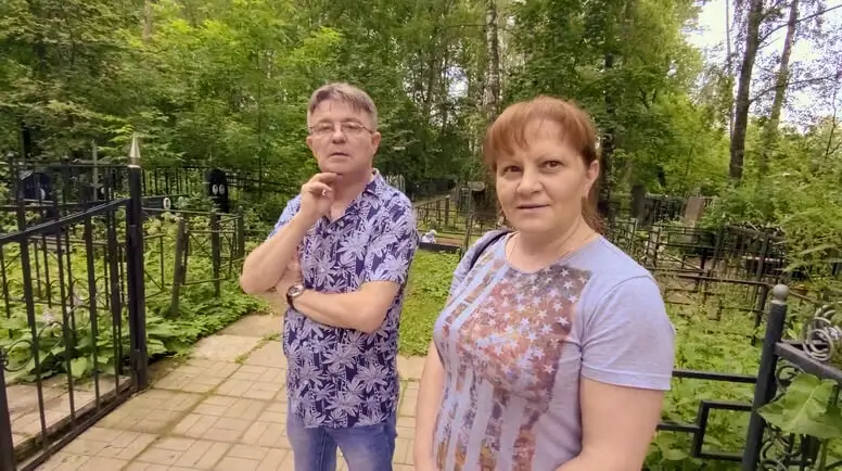 Ремонт большого памятника с цветником